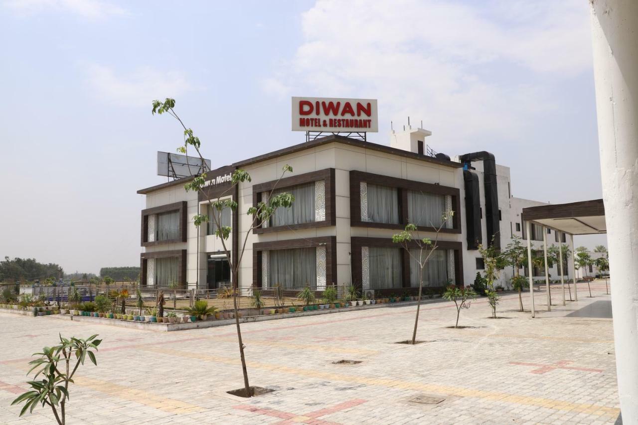 Diwan Hotel And Restaurant Surkhi ภายนอก รูปภาพ