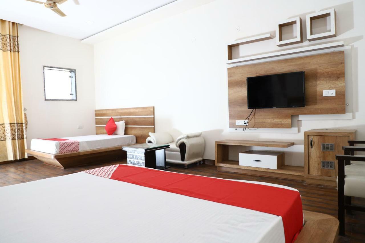 Diwan Hotel And Restaurant Surkhi ภายนอก รูปภาพ