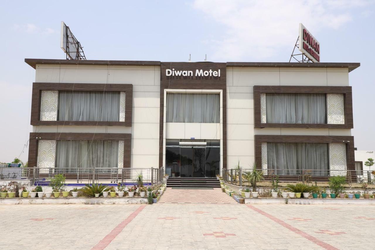 Diwan Hotel And Restaurant Surkhi ภายนอก รูปภาพ