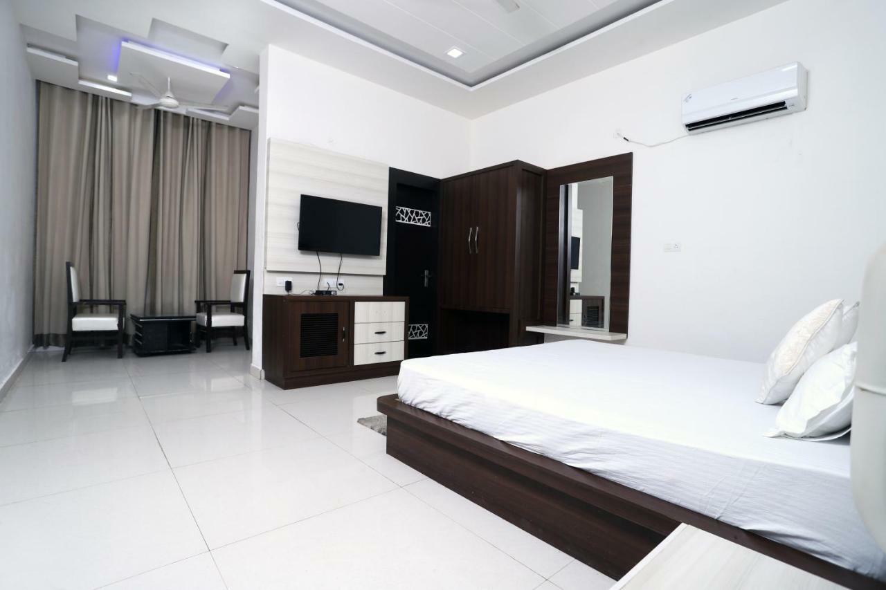 Diwan Hotel And Restaurant Surkhi ภายนอก รูปภาพ